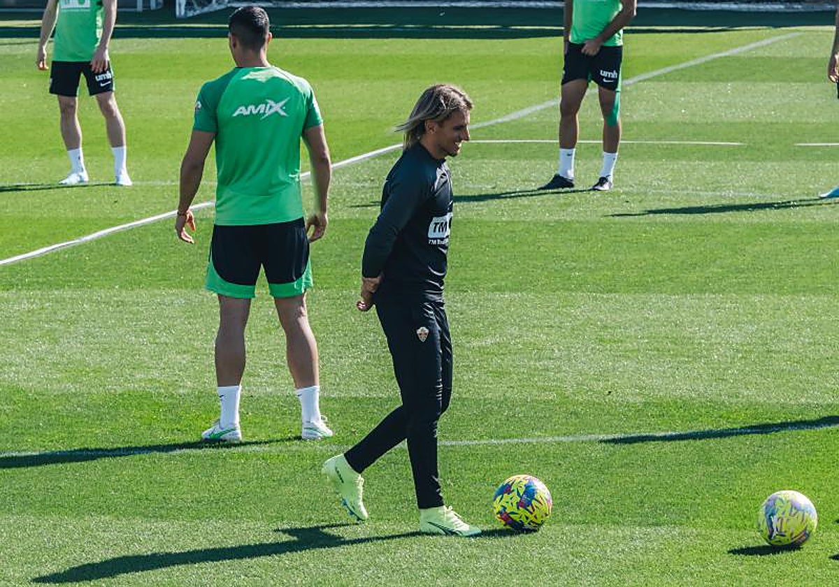 Sebastián Beccacece, durante un entrenamiento con el Elche