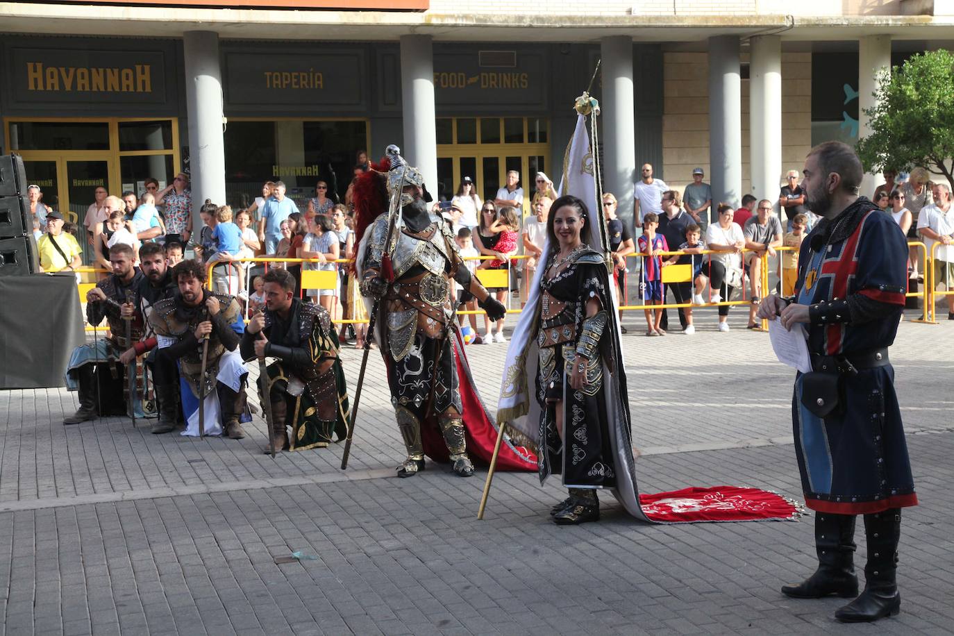 El Milagro de la Niebla y el castillo de fuegos artificiales despiden los Moros y Cristianos de Dénia