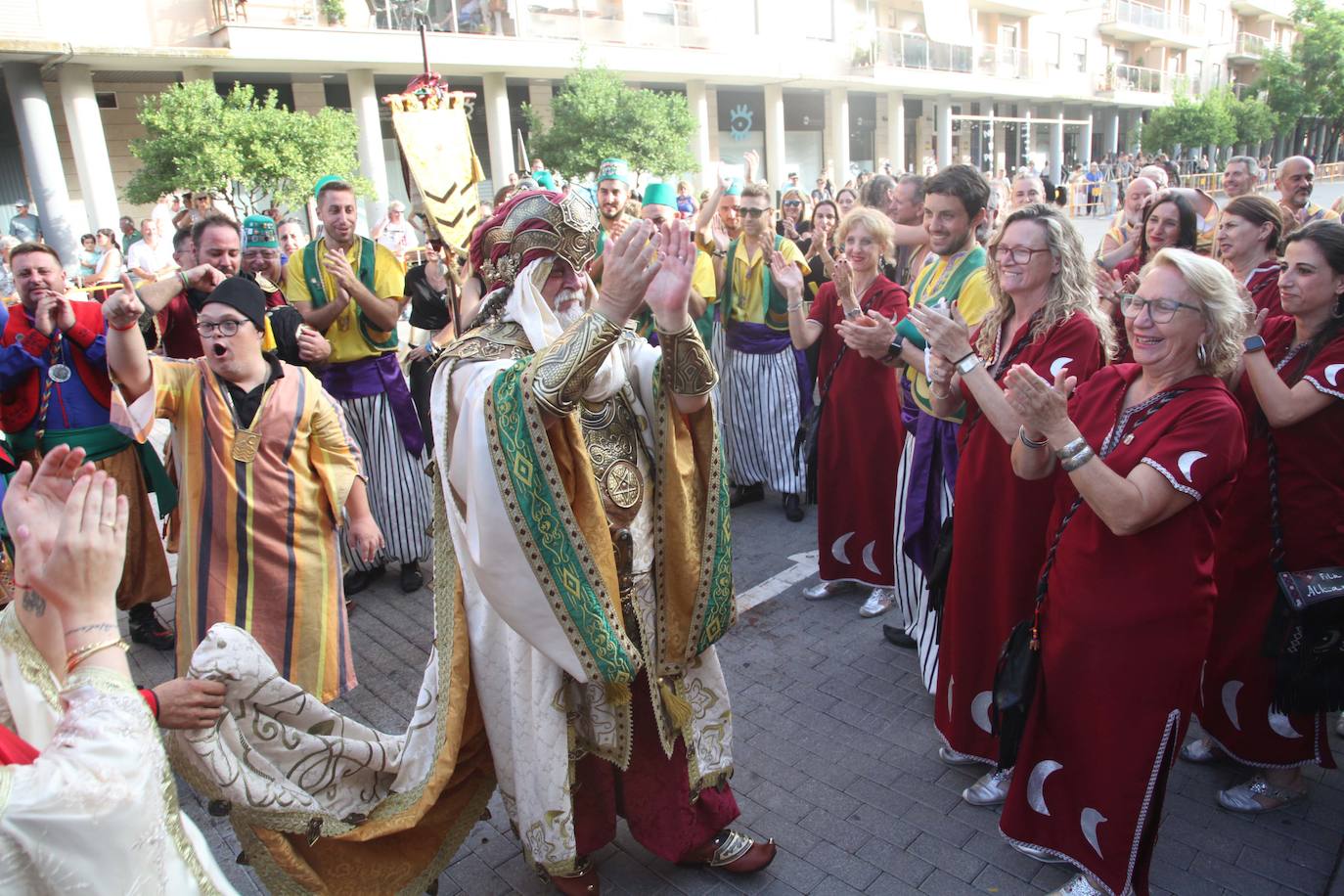 El Milagro de la Niebla y el castillo de fuegos artificiales despiden los Moros y Cristianos de Dénia
