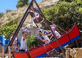 Atracción en el mercadillo pirata del castillo de Santa Bárbara.