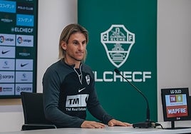Sebastián Beccacece, durante una rueda de prensa como técnico del Elche