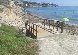 La nueva pasarela, medida a favor de las personas con movilidad reducida