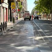 El gobierno municipal retira el carril bici de la avenida Juan Carlos I de Elche
