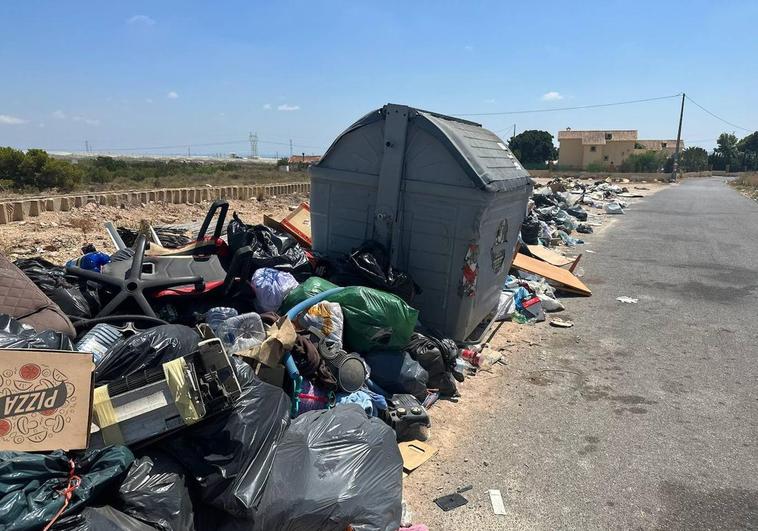 Vecinos de las partidas de San Vicente denunciarán ante la Fiscalía la acumulación de basura