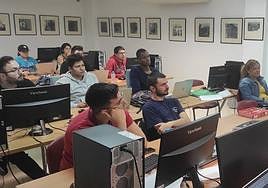 Estudiantes en uno de los cursos de formación de la Cámara de Orihuela.