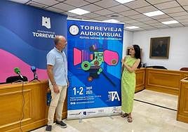 Antonio Quesada, concejal de Cultura, y Lidiana Rodríguez, directora de Torrevieja Audiovisual, en la presentación del festival.