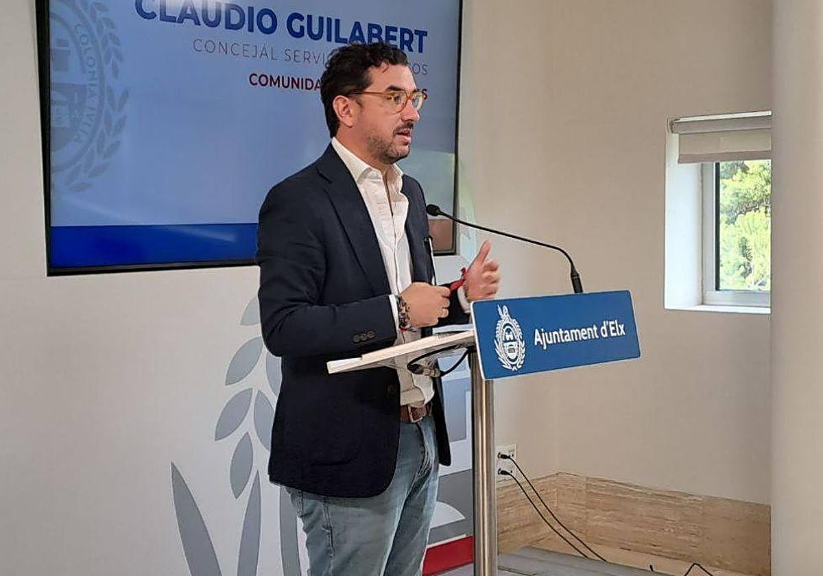 Claudio Guilabert, edil de Fondos Europeos, en la rueda de prensa.