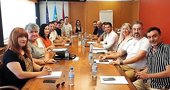 El director de Diversidad ha liderado la primera reunión conjunta que se produce entre el Consell y las asociaciones y federaciones de la provincia de Alicante.