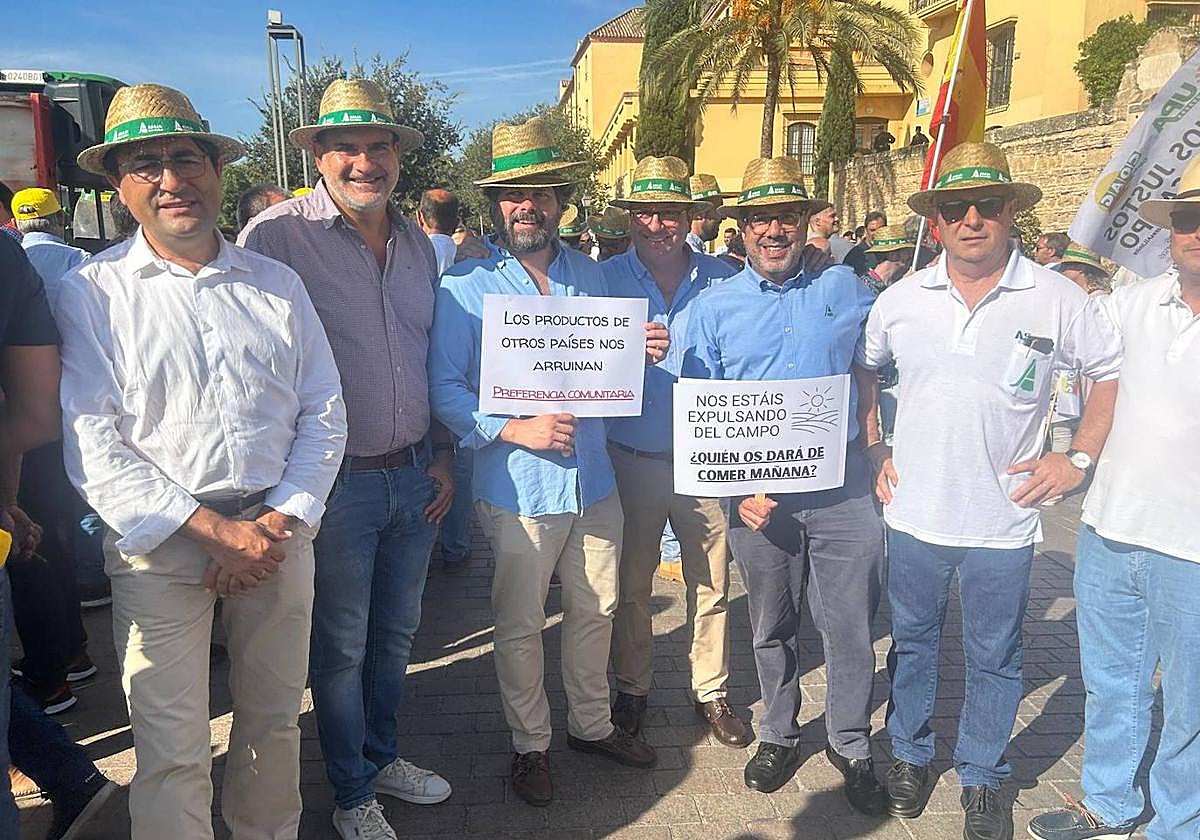 Representantes de Asaja Alicante en la protesta de Córdoba