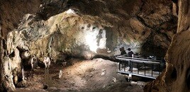 Interior de la Cova d'Or de Beniarrés.