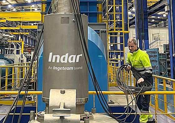 Bomba desaladora colocada en San Pedro del Pinatar.