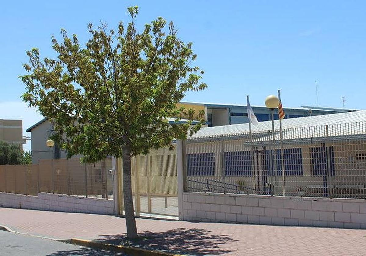 Entrada al instituto Torrevigía