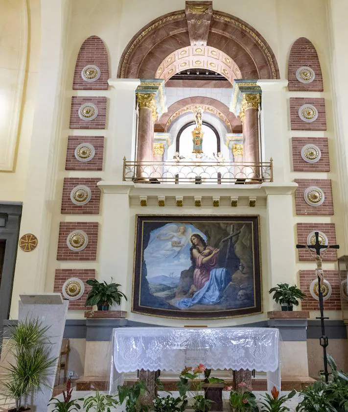Imagen secundaria 2 - Detalles del Santuario de Santa María Magdalena. 