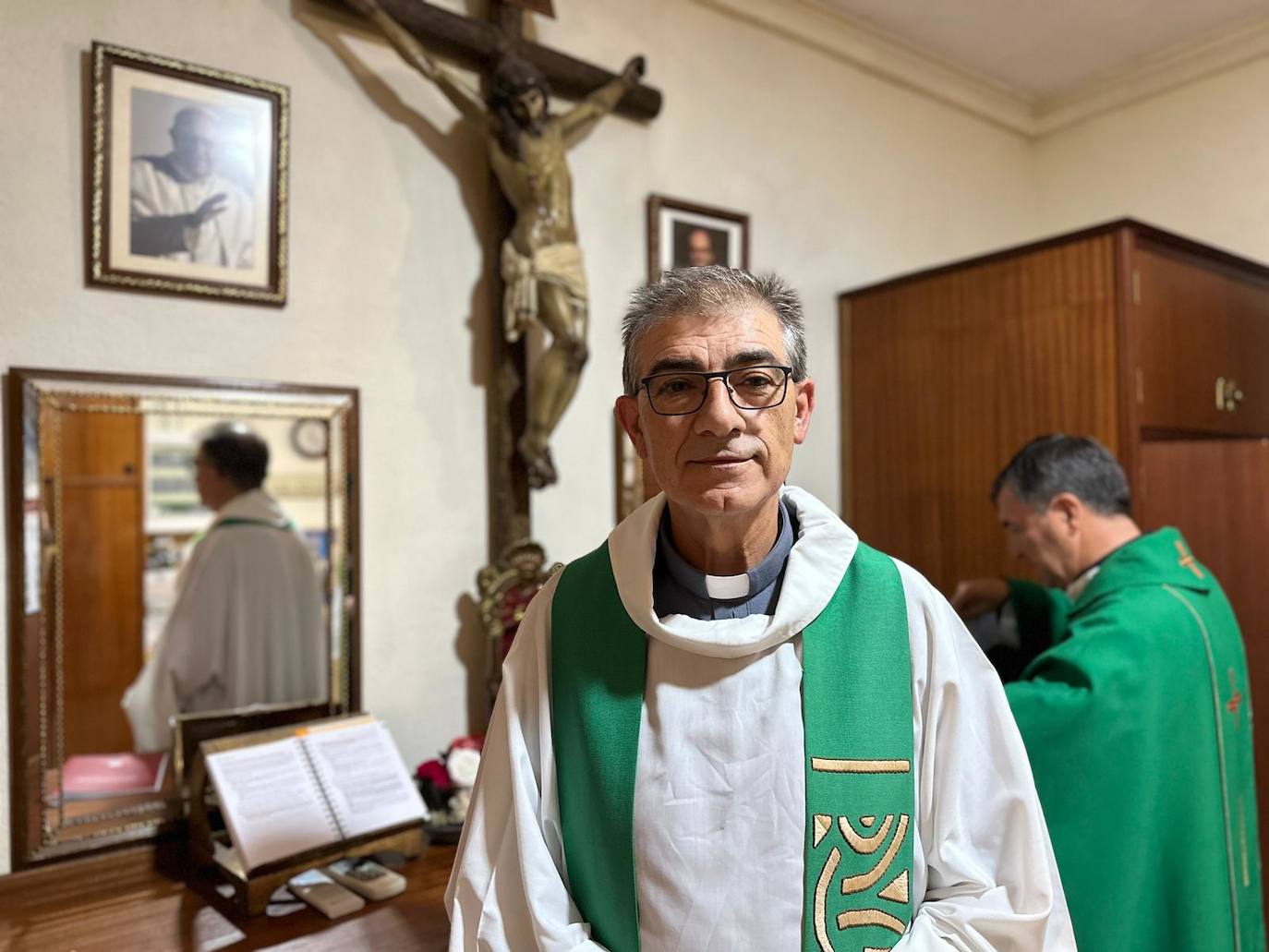 La Iglesia de Santa Teresa de El Campello celebra el acto de nombramiento de su nuevo párroco
