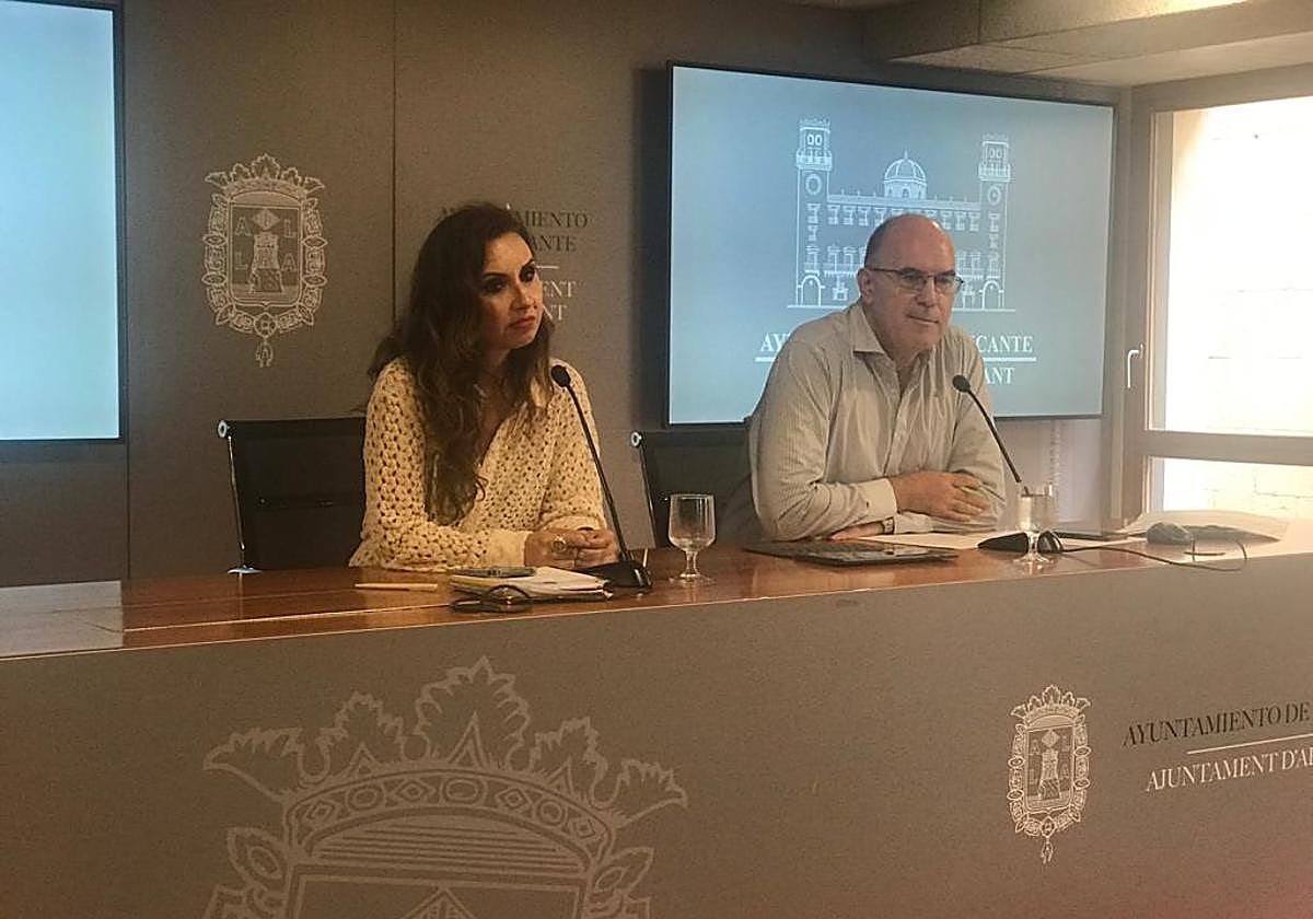 Los portavoces del equipo de gobierno local, Ana Poquet y Manuel Villar.
