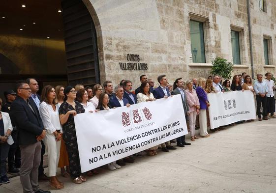 Los crímenes machistas de Orihuela y Castelló reavivan la batalla de las pancartas