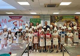 Los escolares durante el taller 'Disfurta la fruta'