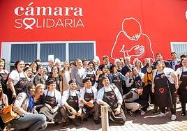 Cocineros de Alicante Gastronómica en la campaña de solidaridad.