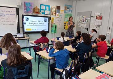 Torrevieja organiza talleres en familia para aprender inteligencia artificial