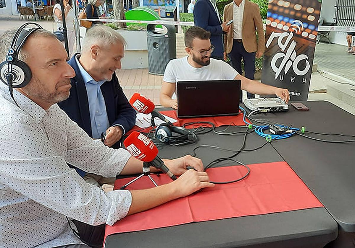 El rector de la UMH junto al alcalde alteano en un programa de Radio UMH