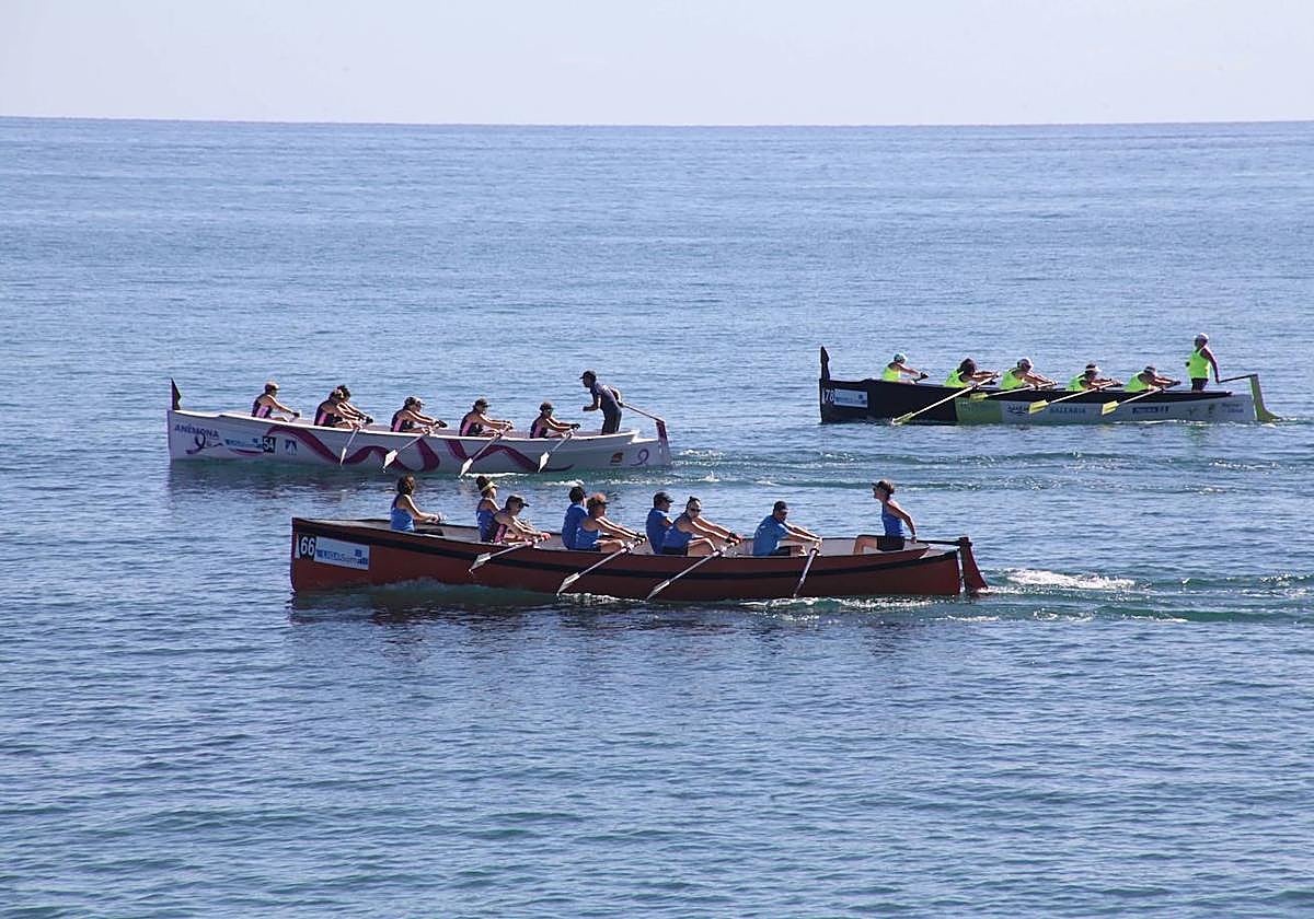 Una carrera de remos para luchar contra el cáncer de mama en Dénia
