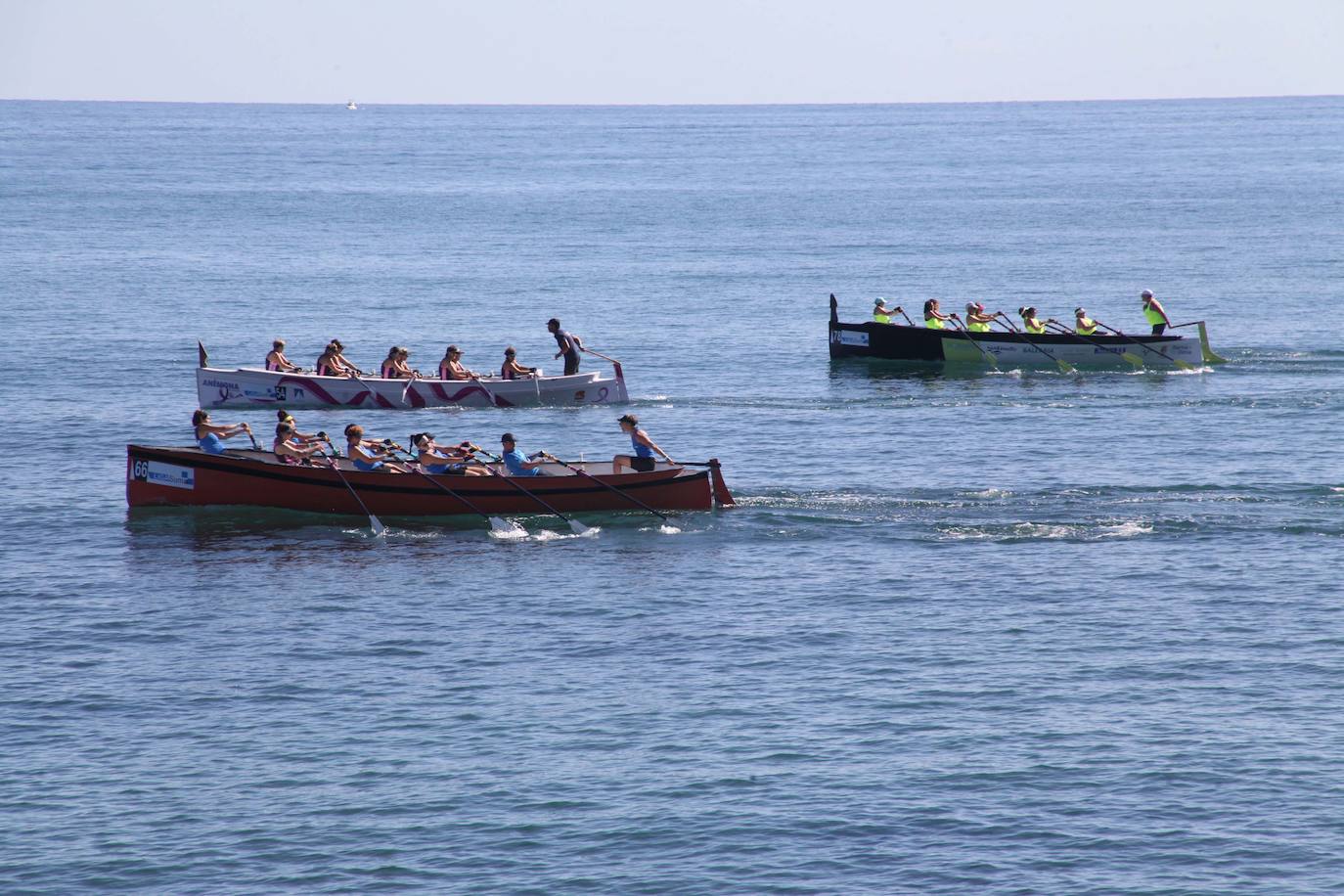 Una carrera de remos para luchar contra el cáncer de mama en Dénia