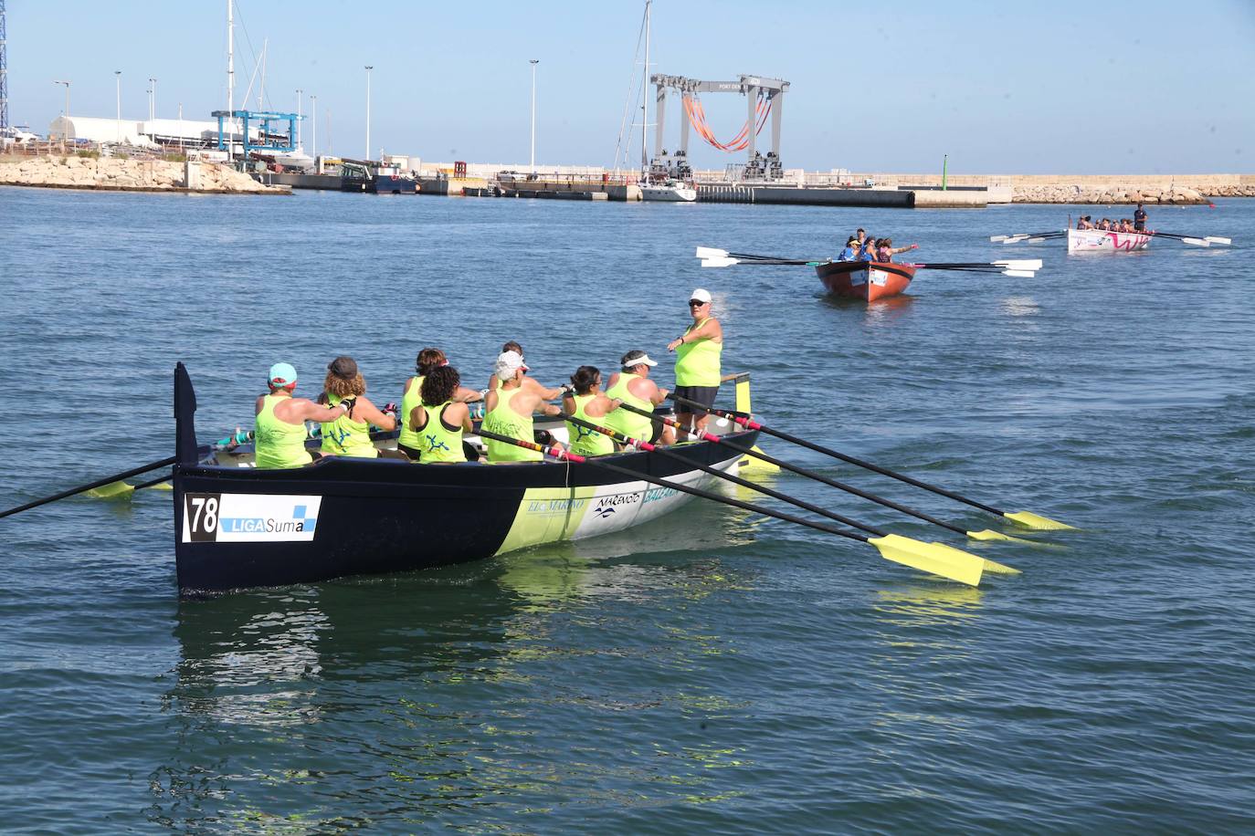 Una carrera de remos para luchar contra el cáncer de mama en Dénia