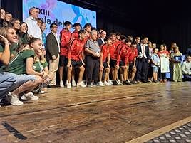 Foto con los premiados en la gala