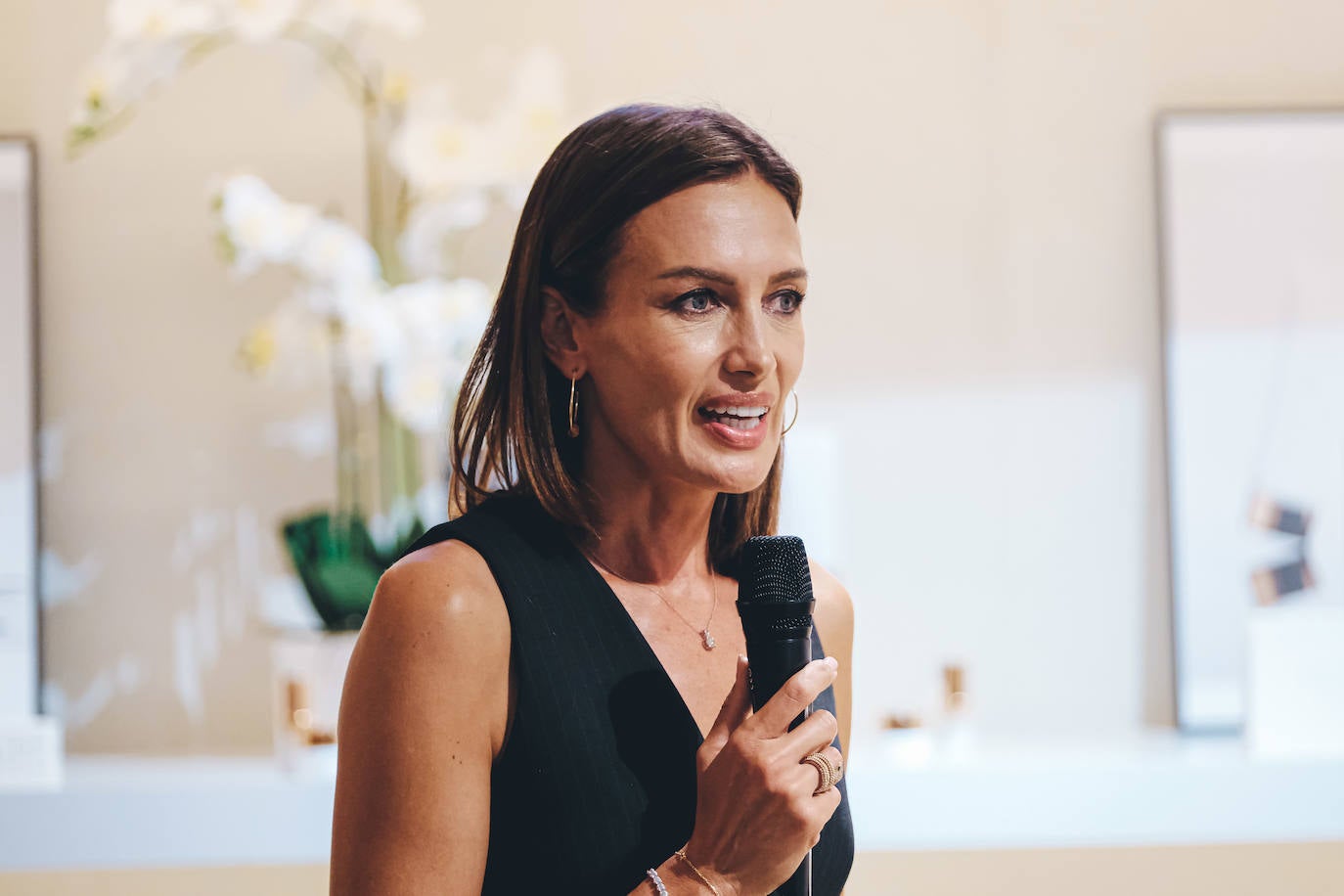 Nieves Álvarez presenta en Alicante su nueva línea de belleza