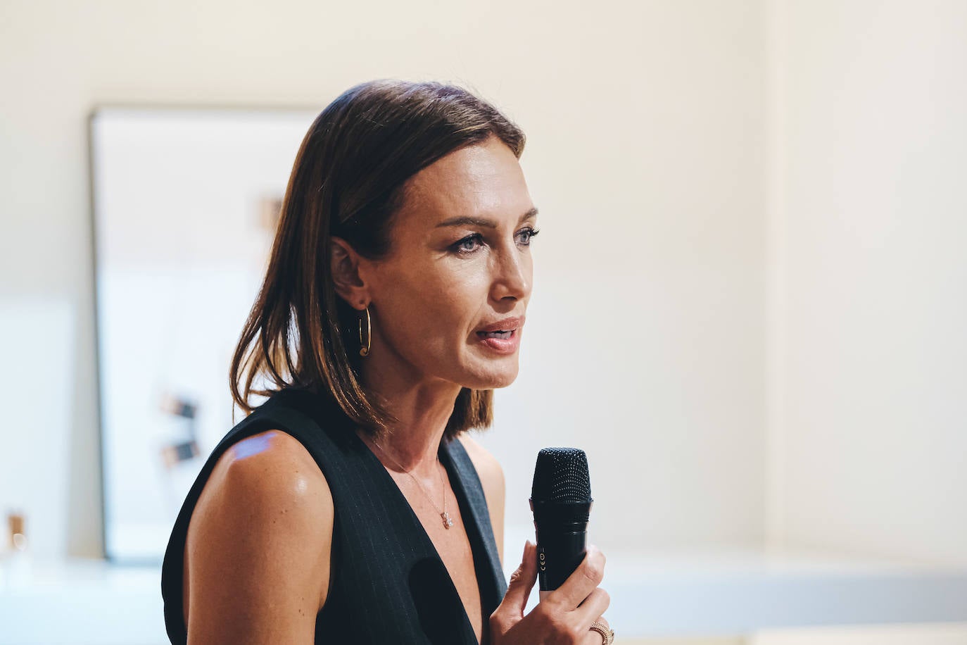 Nieves Álvarez presenta en Alicante su nueva línea de belleza