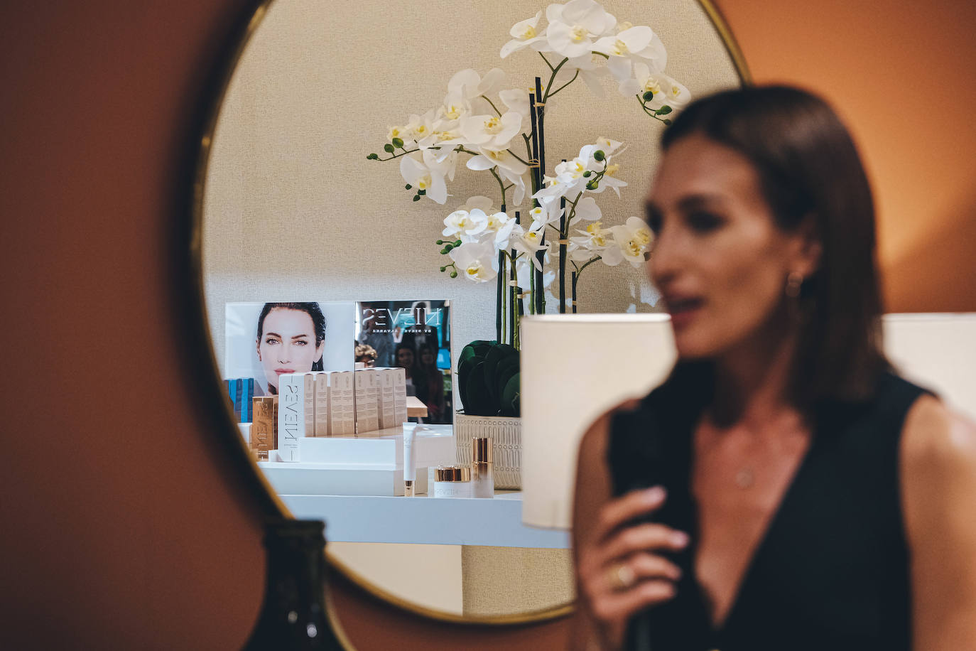 Nieves Álvarez presenta en Alicante su nueva línea de belleza