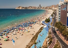 Imagen de la playa de Poniente de Benidorm en pleno mes de septiembre