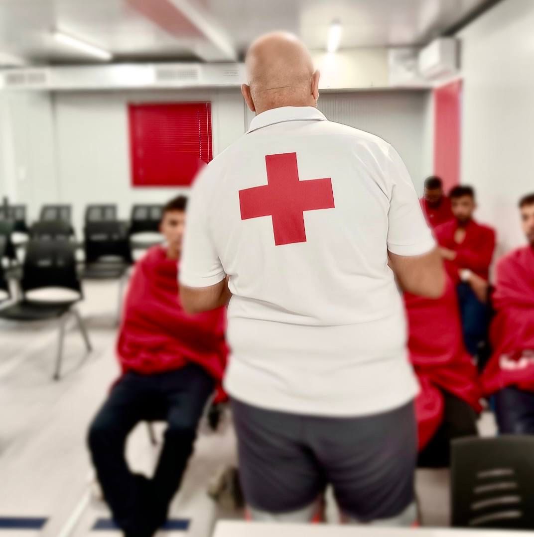 Los migrantes en la sede de Cruz Roja Alicante.