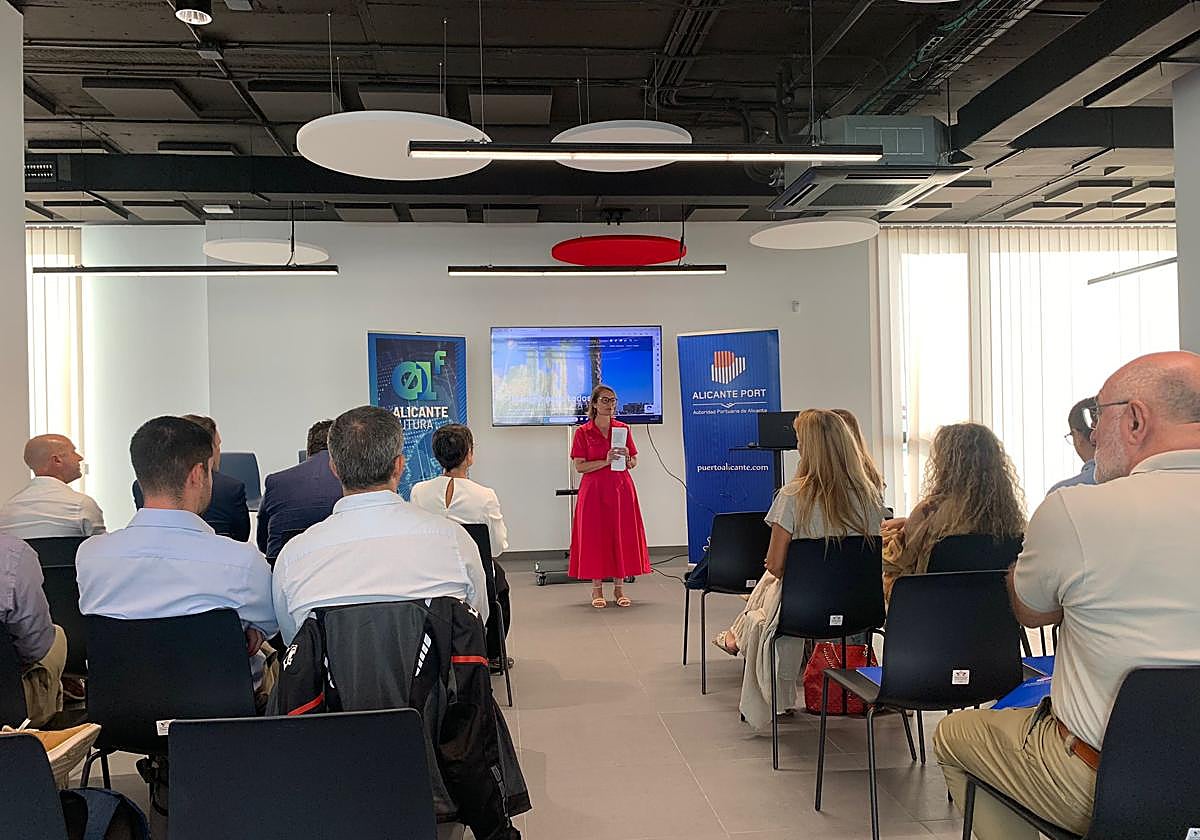 Mercedes de Juan, jefa de la división de Innovación Sostenible de la Autoridad Portuaria de Alicante.