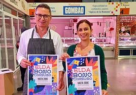La concejal de Comecio, con el presidente de los Comerciantes del Mercado de San Francisco.