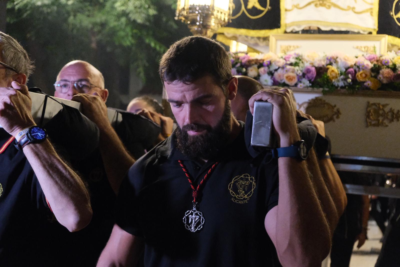 La Coronación de la Virgen de la Piedad de Santa Cruz en imágenes