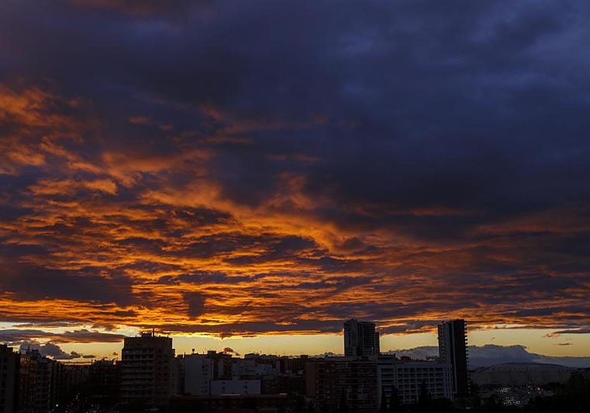 Atardecer rojizo, sinónimo de vientos.