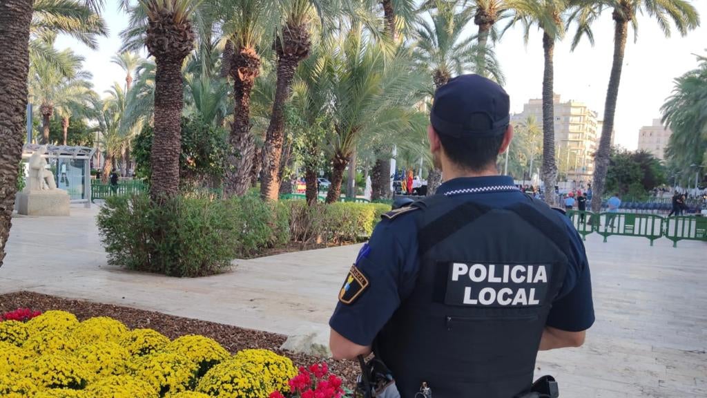 Agente de la Policía Local de Elche.
