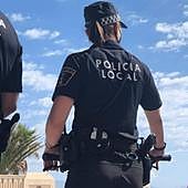 Se salta un semáforo en rojo y acaba detenido por pasar droga en Elche