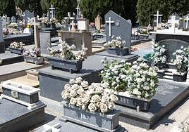 Tumbas del cementerio Virgen del Remedio de Alicante.