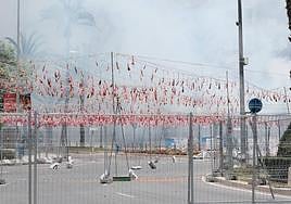 Mascletà de la pirotecnia Zarzoso en la plaza de los Luceros.