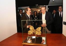 Uno de los momentos de la inauguración de la histórica exposición en el Mubag.