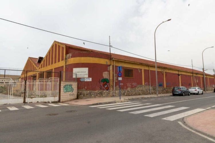 Naves de la antigua empresa Amaro.