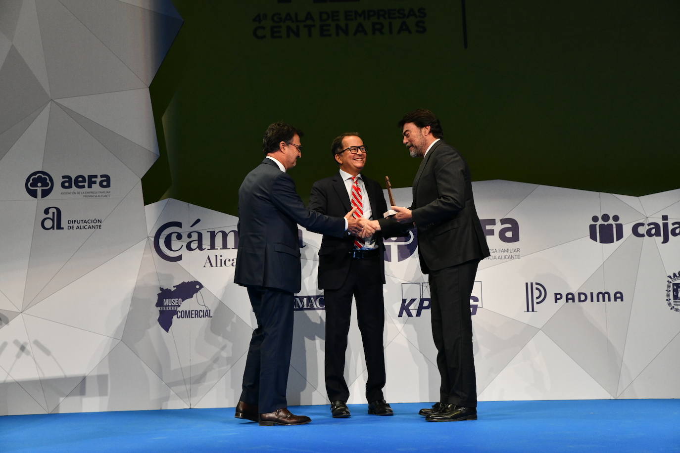 Y llegó la noche de las empresas centenarias alicantinas