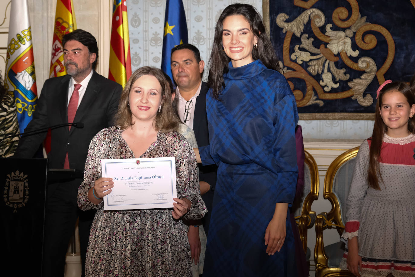 Entrega de premios a los artistas de las Hogueras de Alicante