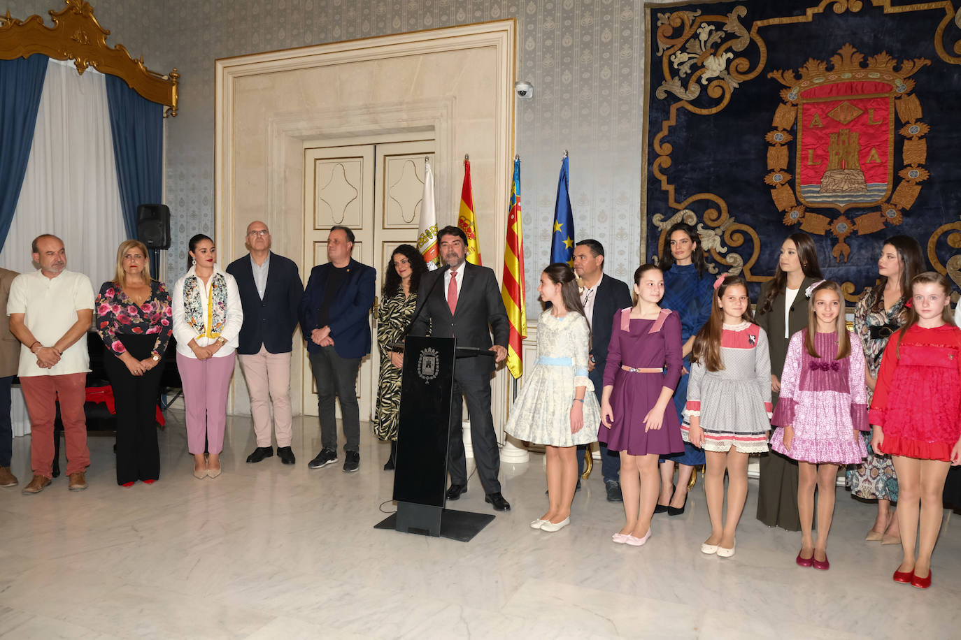 Entrega de premios a los artistas de las Hogueras de Alicante