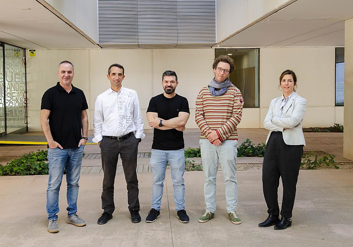 Los investigadores del IN que dirigen proyectos ERC en activo: Luis M. Martínez Otero, Víctor Borrell Franco, Juan Antonio Moreno Bravo, Félix Leroy y Guillermina López Bendito.