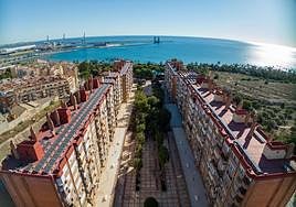 La urbanización con los nuevos paneles solares.