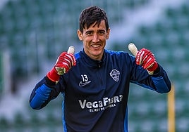 Edgar Badía sonríe durante un entrenamiento