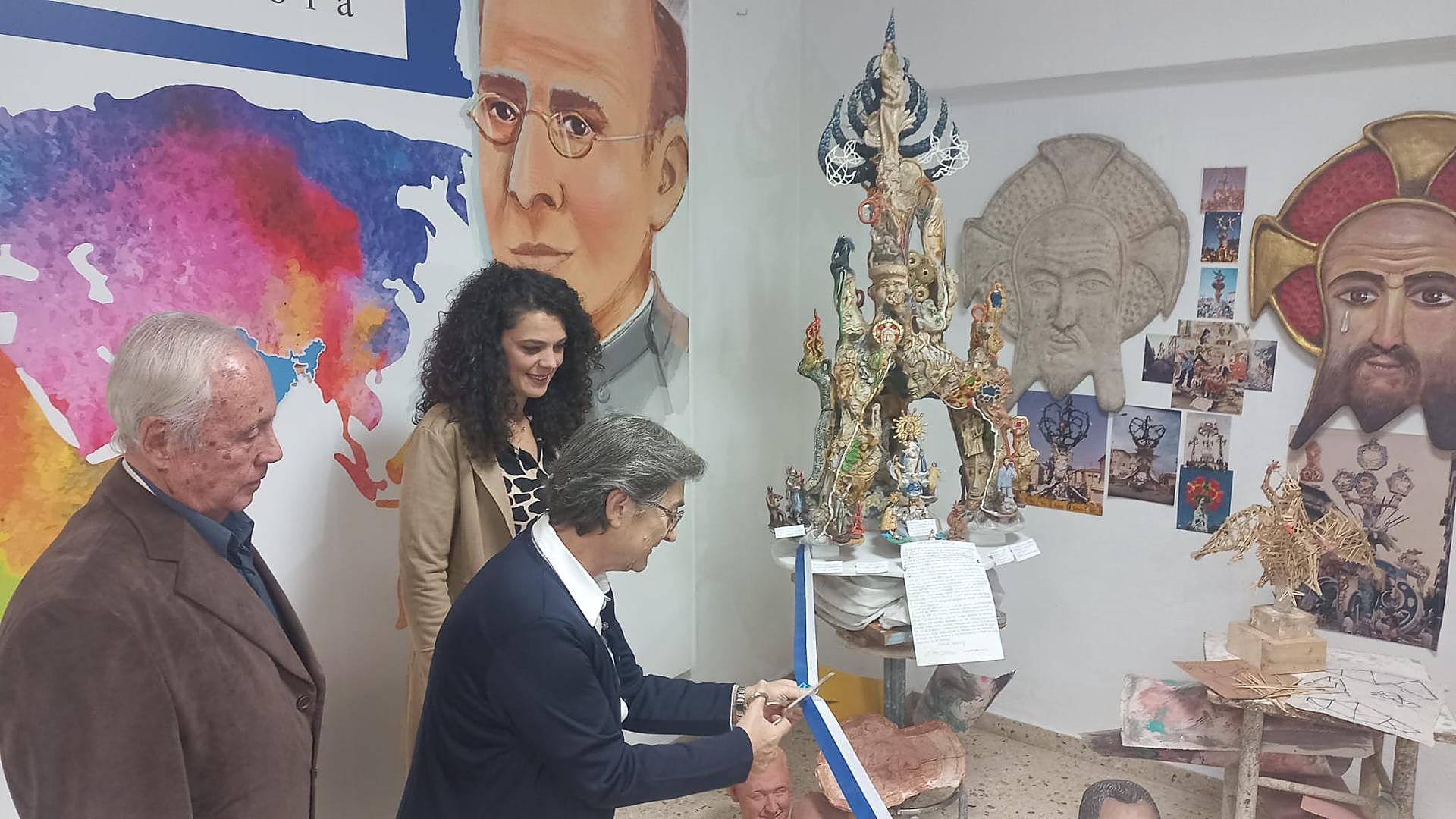 Hogueras de Alicante 2024 El «sorianismo» llena el colegio Calasancio